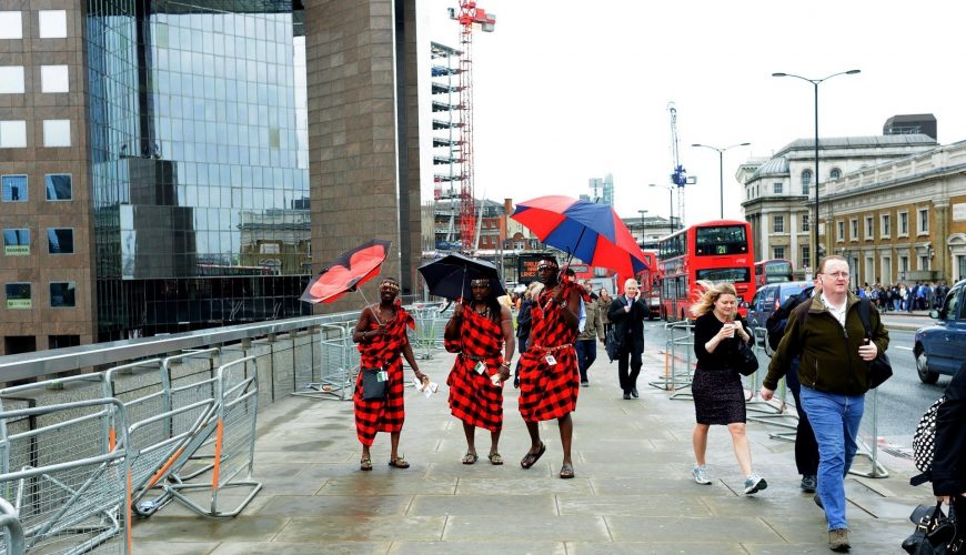 They Gave Out 13000 Roses from Kenya with Love
