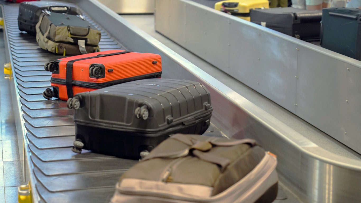 Kenyan travellers today have a reason to rejoice! Jomo Kenyatta International Airport (JKIA) has partnered with logistics company Hala Nairobi to launch a brand new service called "Airport Mtaani"